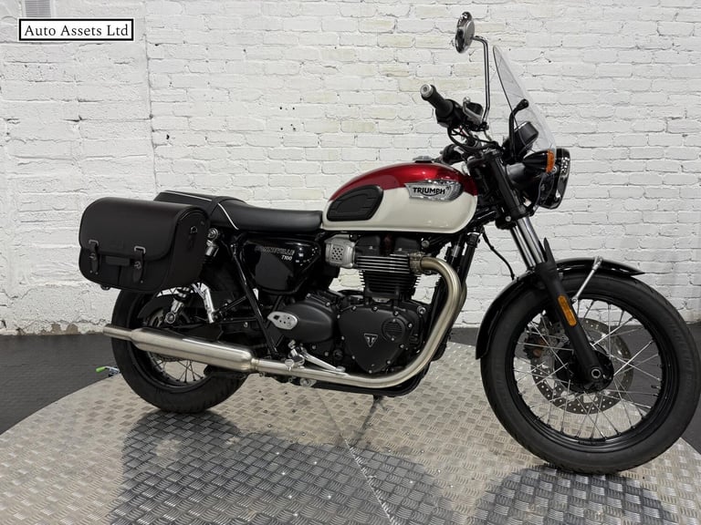 2024 Triumph BONNEVILLE Bonneville T100 (21MY) Roadster/Retro PETROL Manual