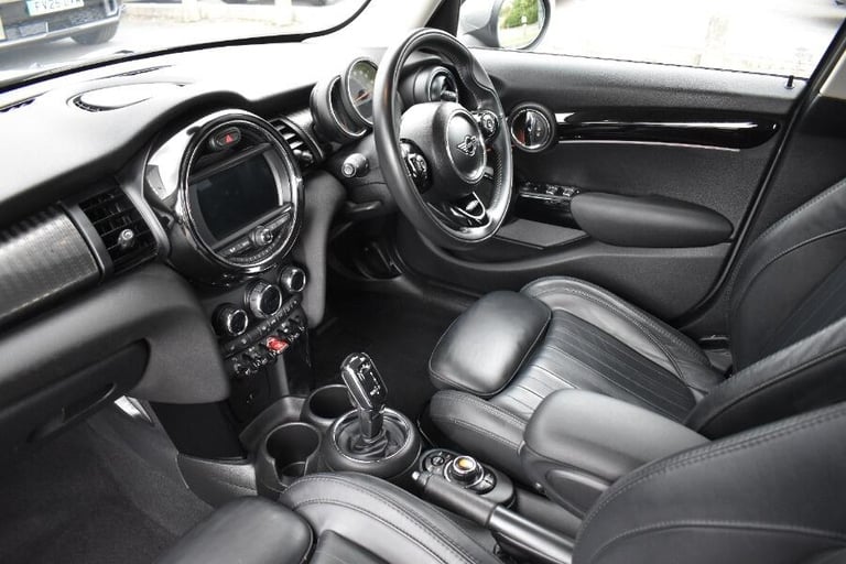 2019 MINI Hatch 1.5 Cooper Exclusive II 5dr Auto HATCHBACK PETROL Automatic