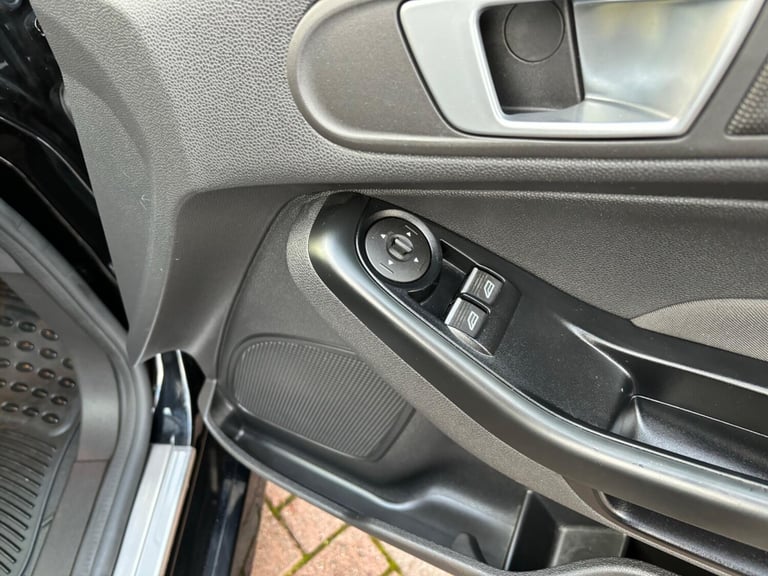 2017 Ford Fiesta 1.0T EcoBoost ST-Line Euro 6 (s/s) 5dr HATCHBACK Petrol Manual