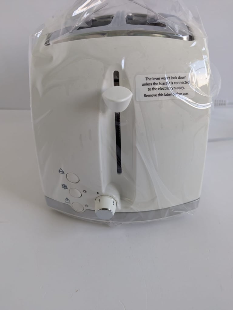 RUSSELL HOBBS 2 SLICE TOASTER Model No: 26060