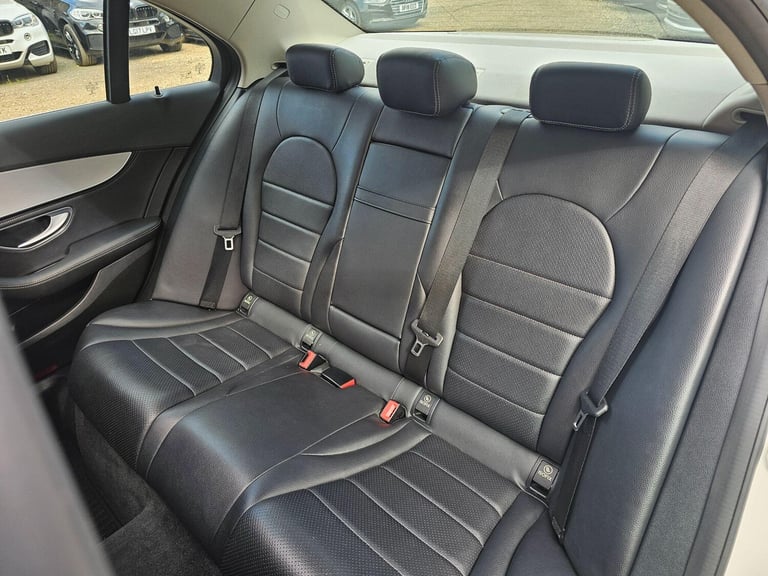 2015 Mercedes-Benz C-Class 2.0 C200 Sport (Premium) 7G-Tronic+ Euro 6 (s/s) 4dr SALOON Petrol Aut...