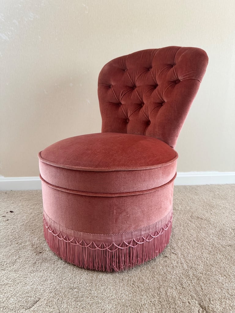 *Antique* Dresser chair 