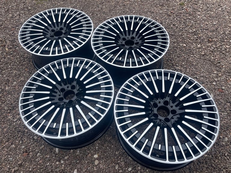 Genuine 21” Mercedes AMG EQC Staggered Alloy Wheels Refurbished Black Polished A2934011000 & 4011100