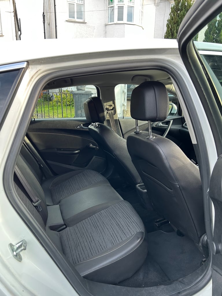 Vauxhall, ASTRA, Hatchback, 2014, Manual, 1398 (cc), 5 doors