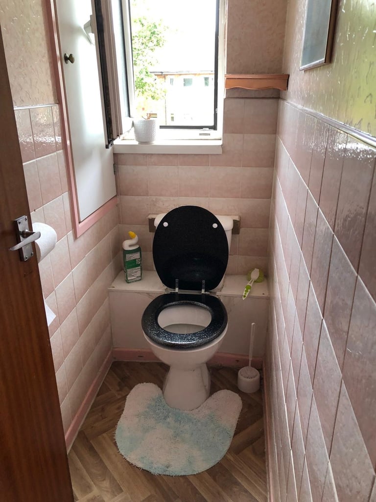 Single room in central Southsea in share property.