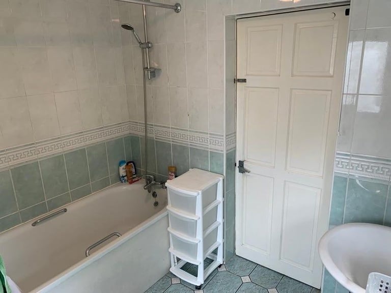 Small Double Room for Single Person 