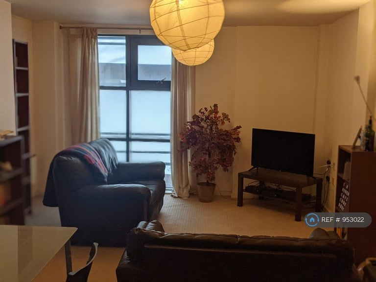 1 bedroom flat in Blantyre Street, Manchester, M15 (1 bed) (#953022)
