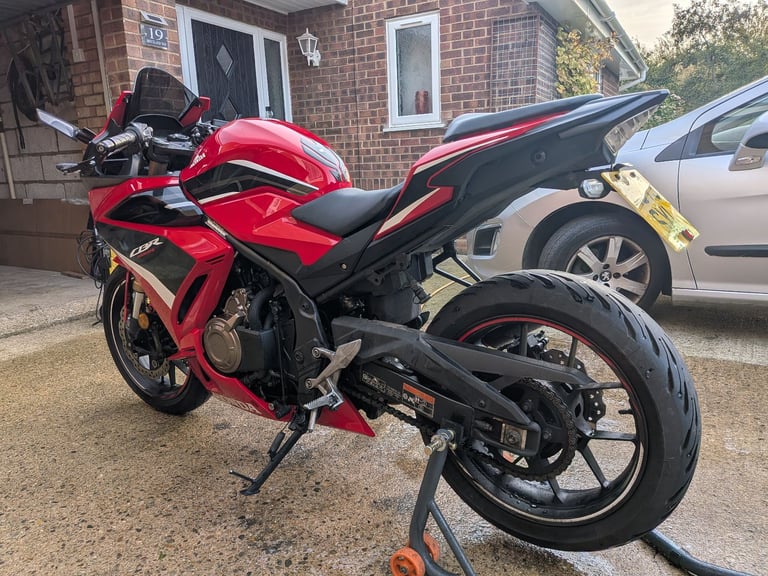 Honda CBR500R (2023)