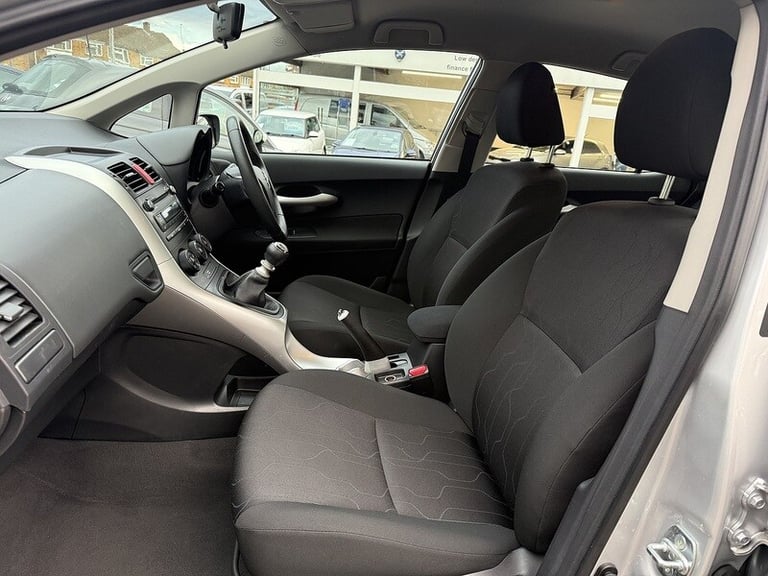 2010 Toyota Auris VVT-i T2 Hatchback Petrol Manual