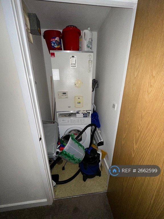 3 bedroom flat in Boulevard Drive, London, Colindale, NW9 (3 bed) (#2662599)