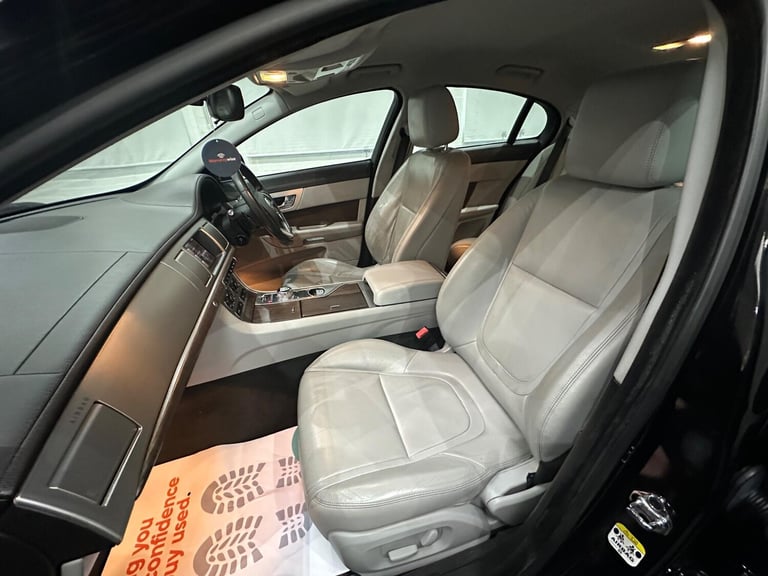 2012 Jaguar XF 2.2d Luxury 4dr Auto SALOON DIESEL Automatic