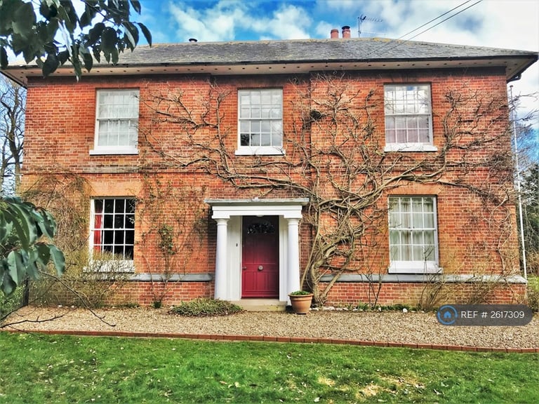 image for 4 bedroom house in Cley Road, Holt, NR25 (4 bed) (#2617309)