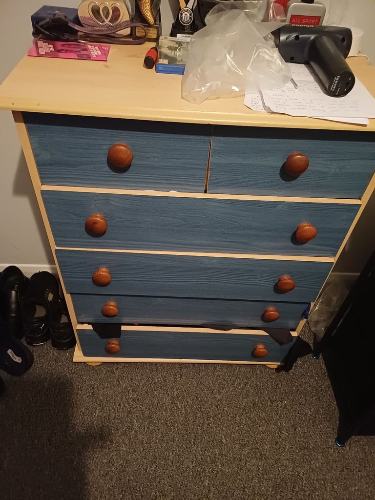 Free chest of drawers 