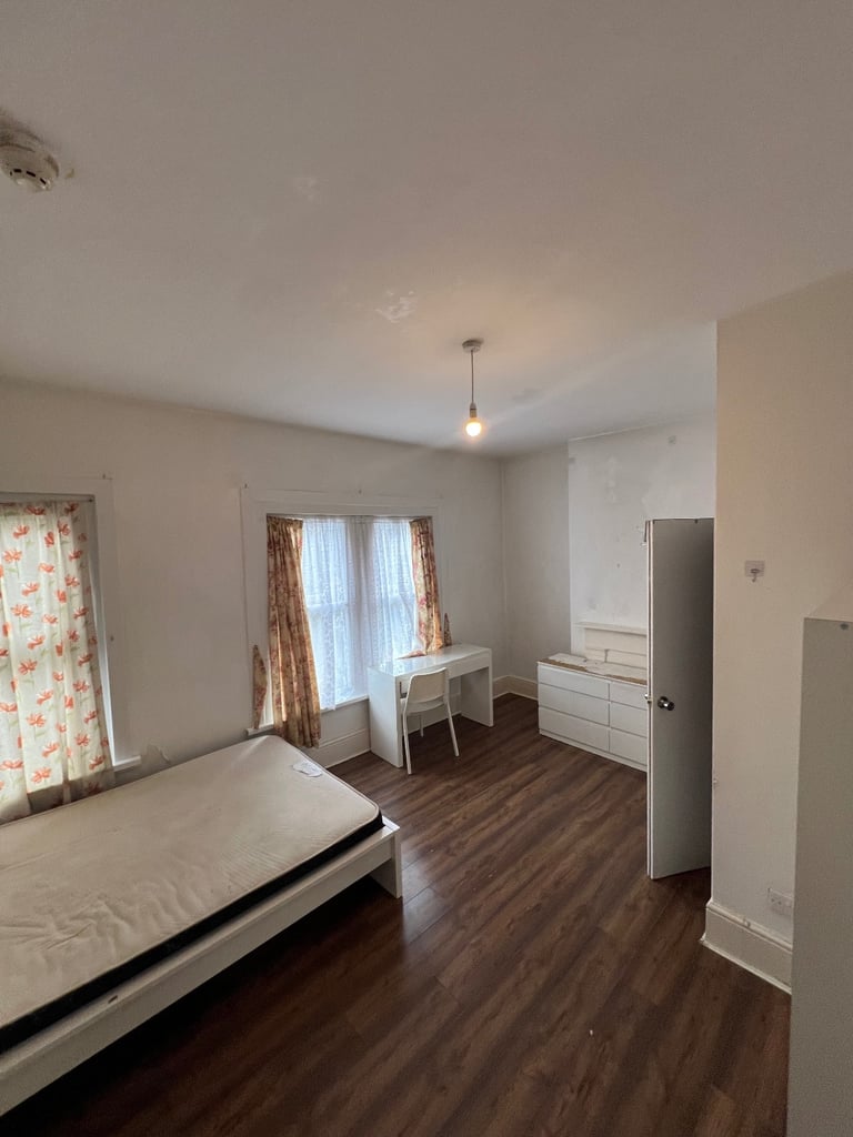 double room for rent
