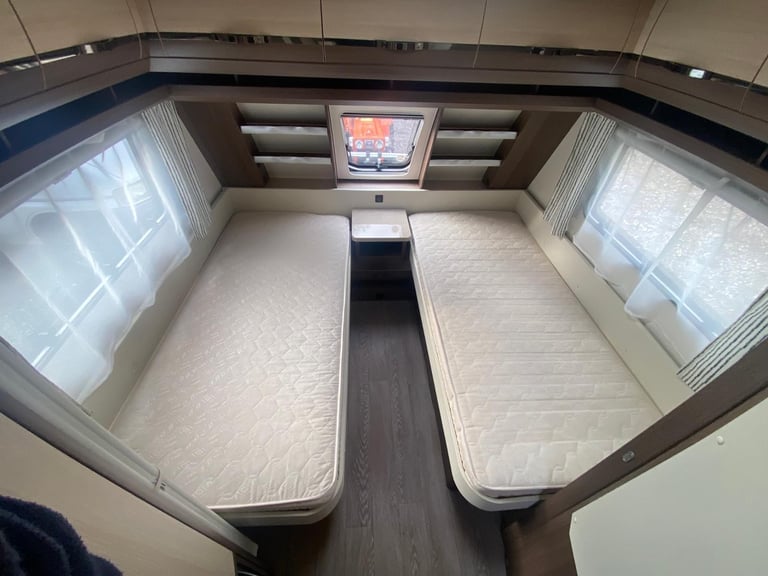 HOBBY PRESTIGE 560 WLU - 2016 - FIXED SINGLE BEDS - 4 BERTH - MOVER & BIKE RAKE