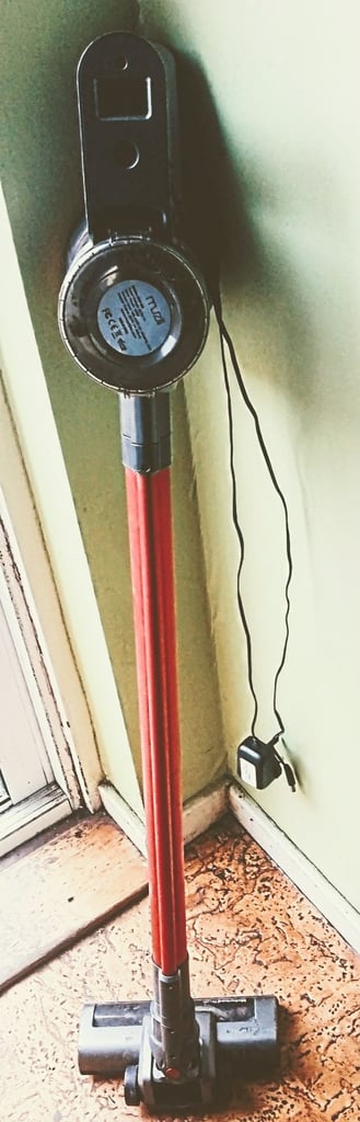 image for Stick cordless vacuum cleaner in good condition 