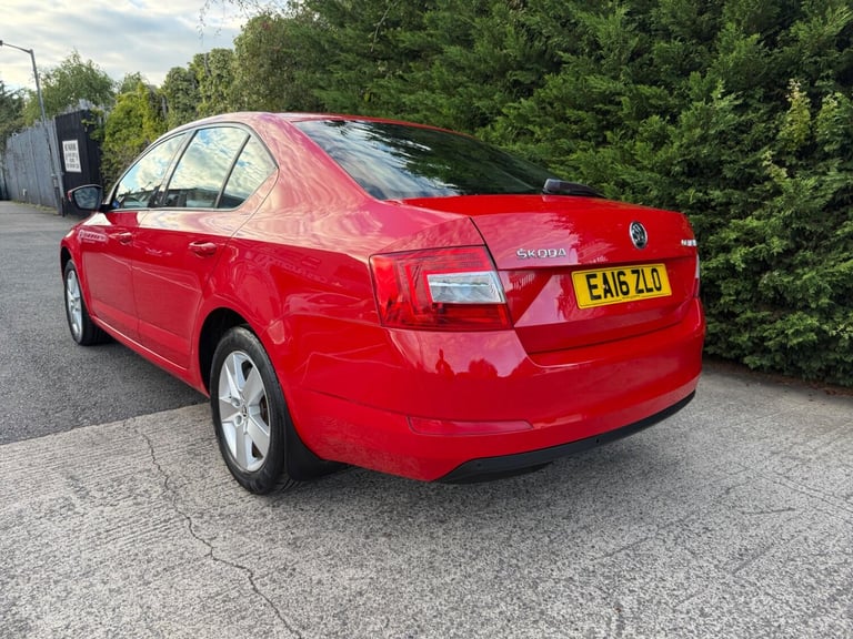 2016 Skoda Octavia 1.6 TDI SE DSG Euro 6 (s/s) 5dr HATCHBACK Diesel Automatic