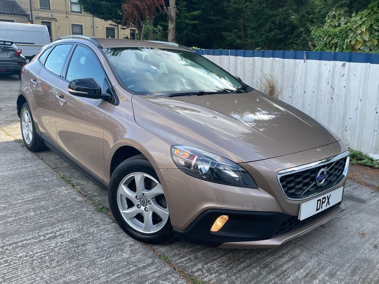 2014 Volvo V40 Cross Country 1.6 D2 CROSS COUNTRY SE AUTOMATIC 5-Door Diesel