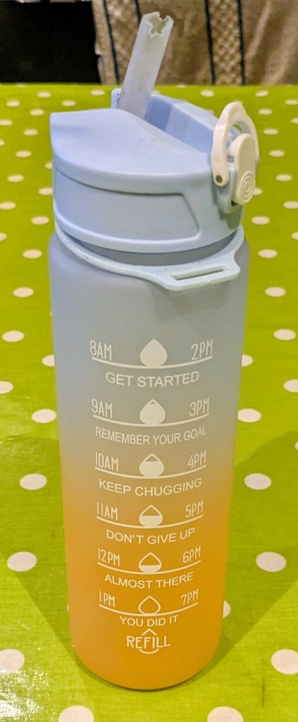 Water Bottle-MOTIVATION-2 LITRE-EXCELLENT CONDITION-PERFECT FOR EVERYDAY-GO ASAP