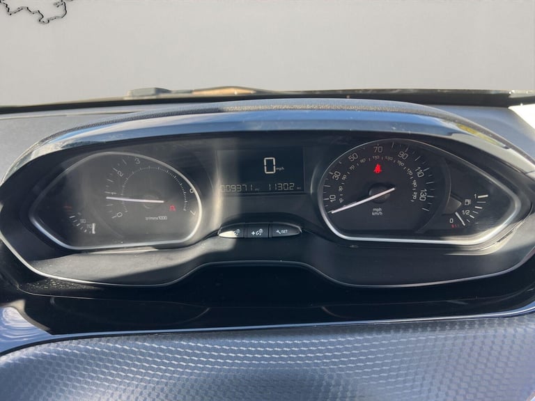 2018 Peugeot 208 1.2 PureTech Signature Euro 6 (s/s) 5dr HATCHBACK Petrol Manual