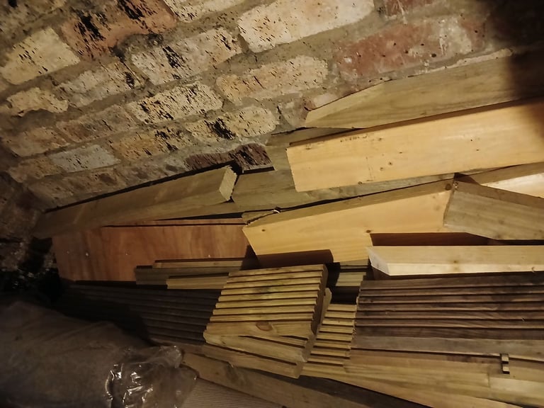 FREE - VARIOUS BITS OF WOOD - DECKING, ETC