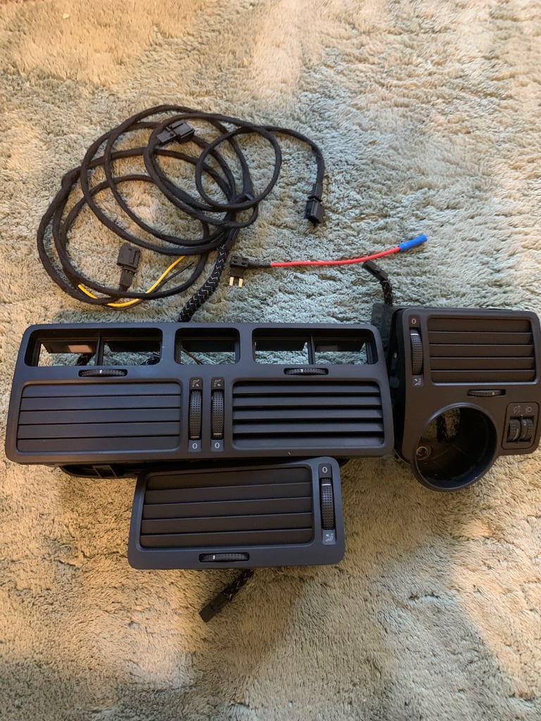 Bora/Golf MK4 flush illuminated dash vents
