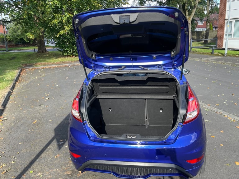 Ford, FIESTA, Hatchback, 2016, Manual, 1596 (cc), 3 doors
