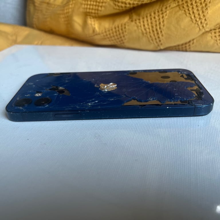 iPhone 12 64gb UNLOCKED 