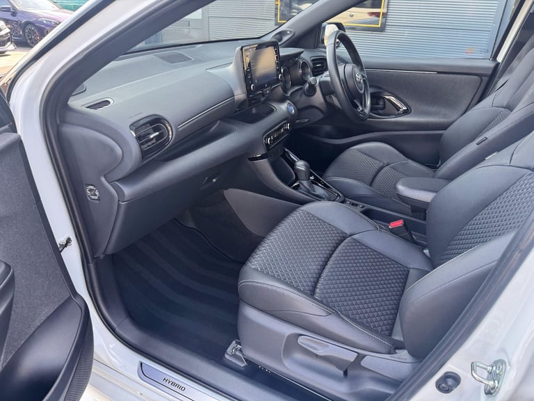 2022 Toyota Yaris 1.5 VVT-h Dynamic E-CVT Euro 6 (s/s) 5dr HATCHBACK Petrol/Electric Hybrid Autom...