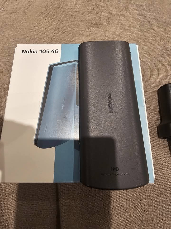 Nokia 105 4G Phone with Dual SIM, 1.8 Inch Display,Unlocked