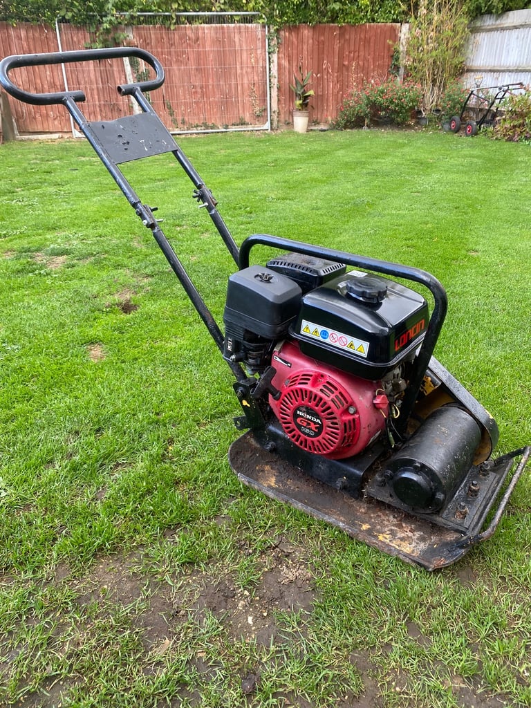 Compactor wacker plate 