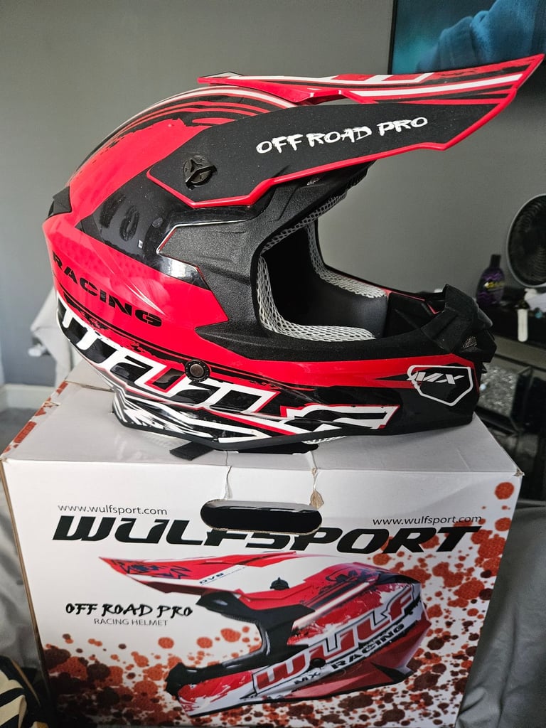 Mens wulf sport helmet size Lg