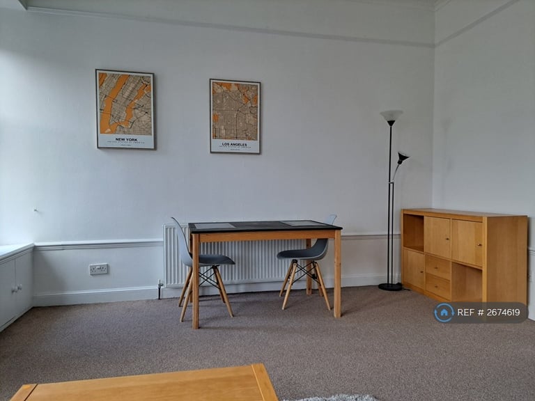 1 bedroom flat in Budhill Avenue, Glasgow, G32 (1 bed) (#2674619)