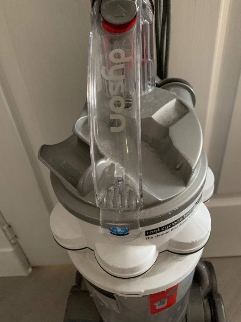 Dyson Vacuum- FOR PARTS
