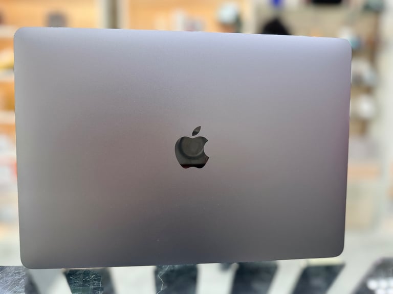 MacBook Air M1 (8-CPU 7-GPU) 8GB Ram 256GB SSD 13"
