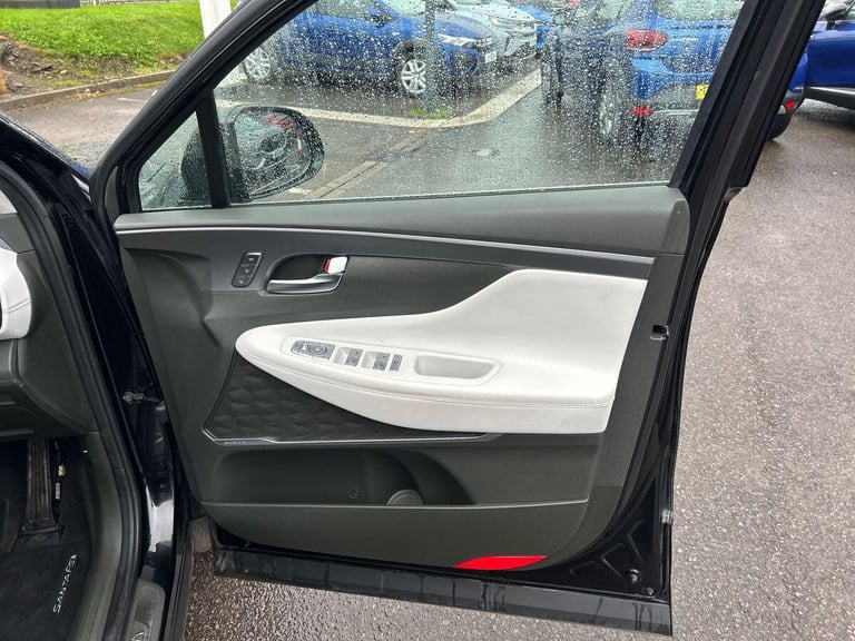 2022 Hyundai Santa Fe 1.6h T-GDi Hybrid Ultimate 5dr Automatic 4WD ESTATE Petrol/Electric Hybrid ...