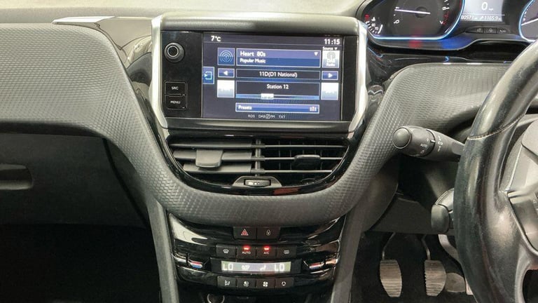 2016 Peugeot 2008 1.2 PureTech Allure Euro 6 5dr HATCHBACK Petrol Manual
