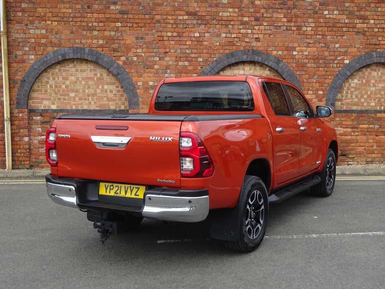 2021 Toyota Hilux 2.8 D-4D Invincible Auto 4WD Euro 6 (s/s) 4dr PICK UP Diesel Automatic
