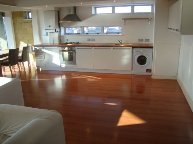  Modern Spacious Double One Bedroom 3rd Floor Apartment with Balcony at City Lofts Roath