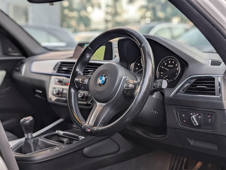 2017 BMW 1 Series 1.5 118i M Sport Shadow Edition Euro 6 (s/s) 5dr HATCHBACK Petrol Manual