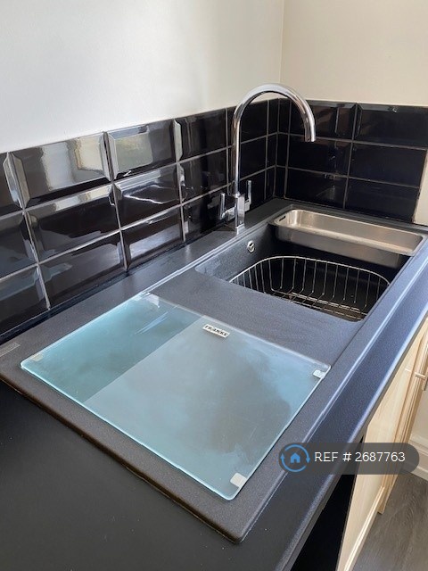 2 bedroom flat in Seamore Street, Largs, KA30 (2 bed) (#2687763)