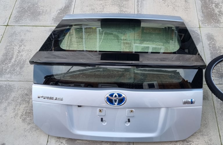 image for Toyota prius tail gate complete 2009/2015