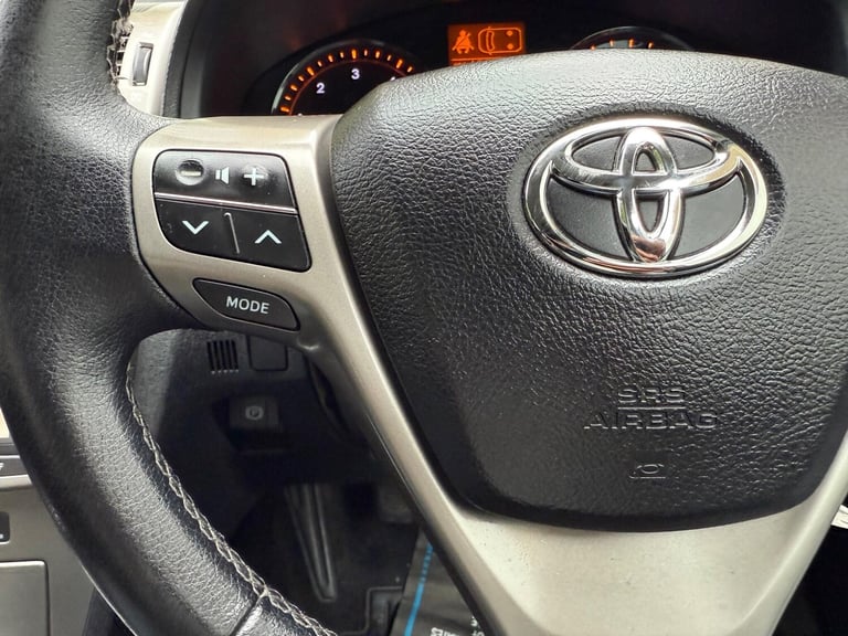 2011 Toyota Avensis 2.0 D-4D TR Tourer Euro 5 5dr ESTATE Diesel Manual