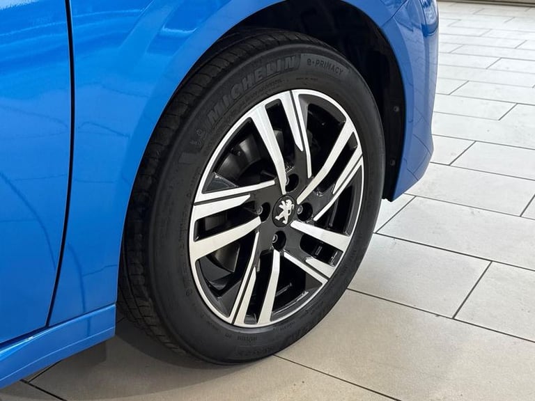 2022 Peugeot 208 1.2 PureTech 100 Allure Premium + 5dr EAT8 Automatic Hatchback Petrol Automatic