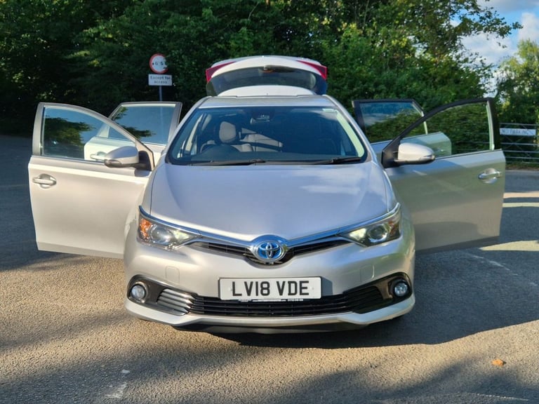 2018 Toyota Auris 1.8 VVT-h Icon Tech Hatchback 5dr Petrol Hybrid CVT Euro 6 (s/s) (136 ps) Hatch...
