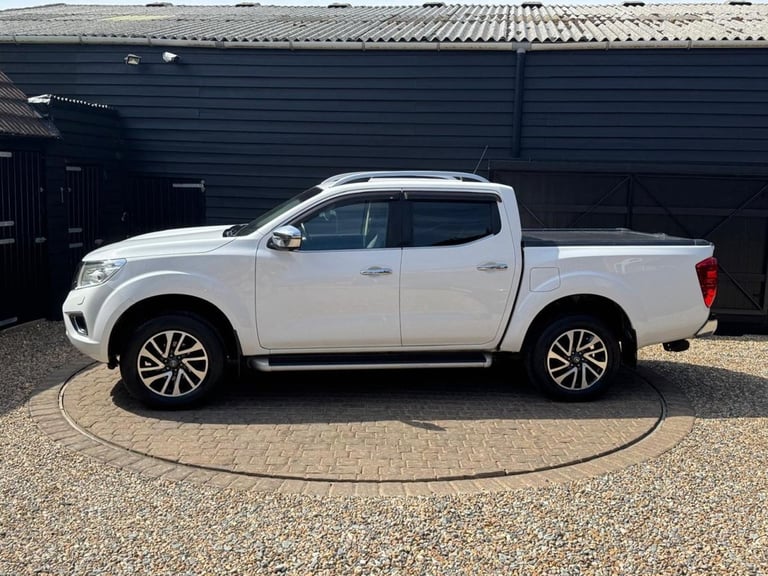 2018 Nissan Navara Double Cab Pick Up Tekna 2.3dCi 190 4WD PICK UP DIESEL Manual