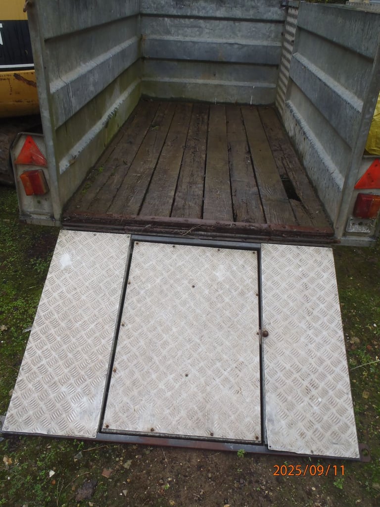 Single axel unbraked trailer 