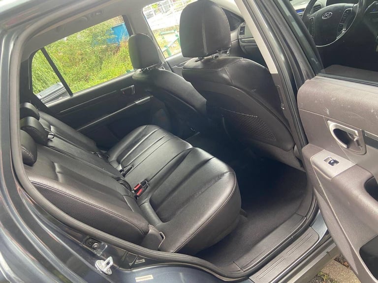 2011 Hyundai Santa Fe 2.2 CRDi Premium Auto 4WD Euro 5 5dr (5 seat) ESTATE Diesel Automatic