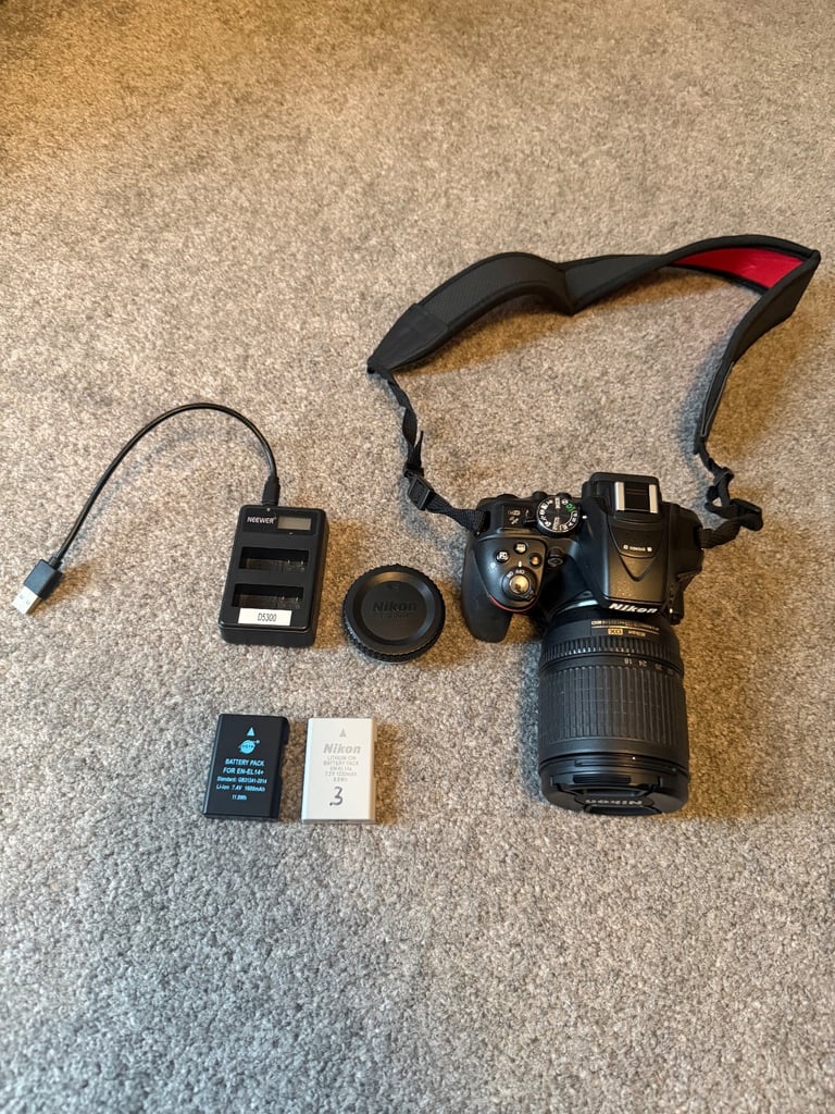 Nikon D5300 + Nikkor AF-S 18-135mm lense 