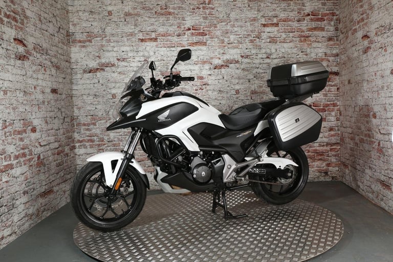 HONDA NC750X - 2016 Petrol Automatic in White